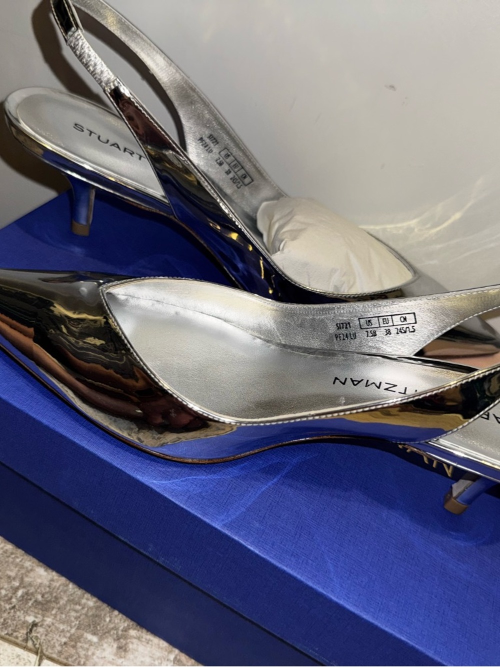 Stuart Weitzman Eva 50 Slingback Kitten Heel - Picture 6 of 7